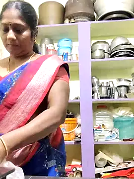 Snapshot of papukurty chatting on 11/15/25, 02:46 papukurty online show from 11/15/25, 02:46