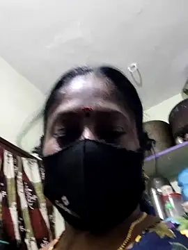 Snapshot of papukurty chatting on 11/17/25, 03:07 papukurty online show from 11/17/25, 03:07