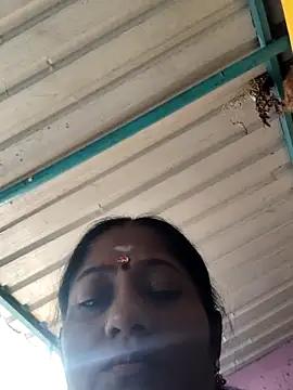 Snapshot of papukurty chatting on 11/20/25, 06:46 papukurty online show from 11/20/25, 06:46