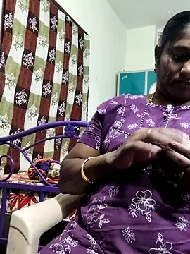 Snapshot of papukurty chatting on 05/17/26, 12:56 papukurty online show from 05/17/26, 12:56