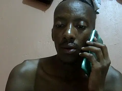 Snapshot of shadez94 chatting on 09/17/25, 06:42 shadez94 online show from 09/17/25, 06:42