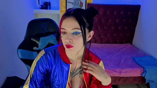  lucia 21 online show from 10/11/25, 02:00