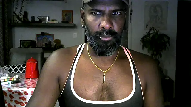Snapshot of frenchblackc31 chatting on 09/19/25, 04:25 frenchblackc31 online show from 09/19/25, 04:25
