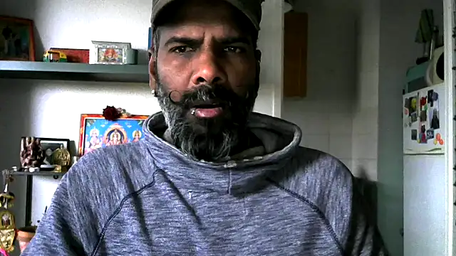 Snapshot of frenchblackc31 chatting on 01/16/26, 08:51 frenchblackc31 online show from 01/16/26, 08:51