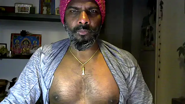 Snapshot of frenchblackc31 chatting on 02/04/26, 06:03 frenchblackc31 online show from 02/04/26, 06:03