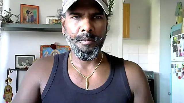 Snapshot of frenchblackc31 chatting on 05/28/26, 01:41 frenchblackc31 online show from 05/28/26, 01:41