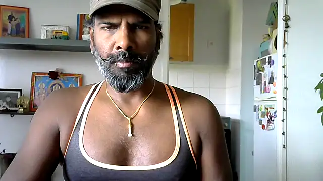 Snapshot of frenchblackc31 chatting on 06/11/26, 09:07 frenchblackc31 online show from 06/11/26, 09:07