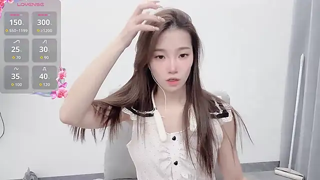 yuyu 77 online show from 09/28/25, 04:34
