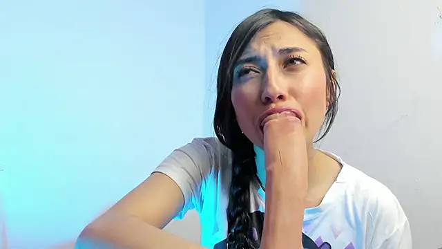 Snapshot of Alanaloiiss_ chatting on 09/14/25, 05:50 Alanaloiiss online show from 09/14/25, 05:50