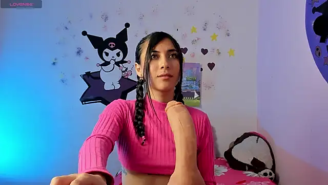 Snapshot of Alanaloiiss_ chatting on 10/10/25, 02:32 Alanaloiiss online show from 10/10/25, 02:32