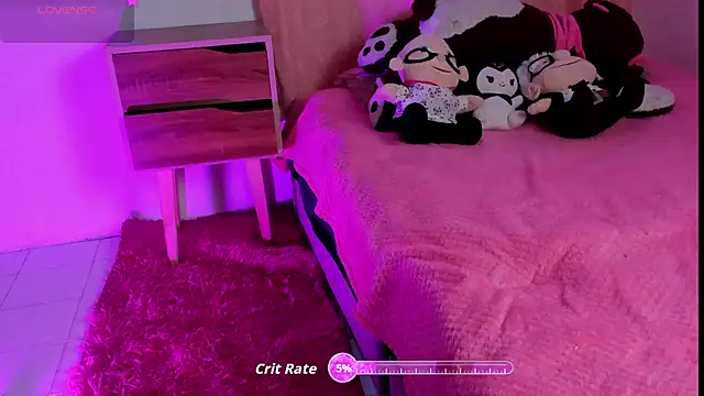 Snapshot of Alanaloiiss_ chatting on 10/31/25, 02:56 Alanaloiiss online show from 10/31/25, 02:56