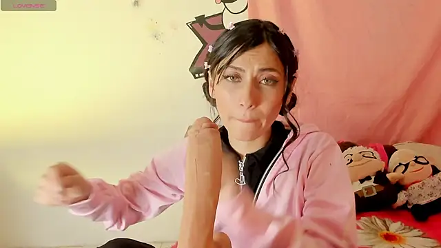 Snapshot of Alanaloiiss_ chatting on 11/08/25, 04:12 Alanaloiiss online show from 11/08/25, 04:12