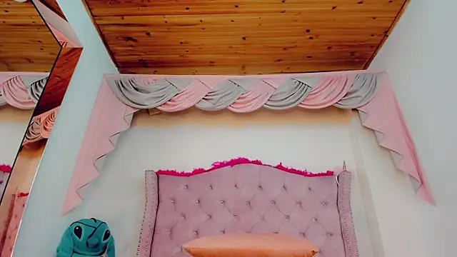 Snapshot of _Abby_white_ chatting on 10/02/25, 09:00 Abby white online show from 10/02/25, 09:00