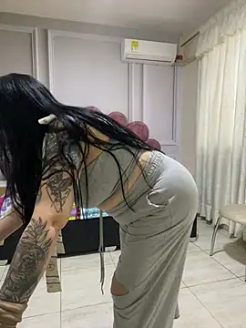Snapshot of Sweet_vicky_hot chatting on 03/04/26, 12:00 Sweet vicky hot online show from 03/04/26, 12:00