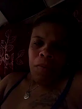 Snapshot of Esperanza_13 chatting on 06/11/26, 02:11 Esperanza 13 online show from 06/11/26, 02:11