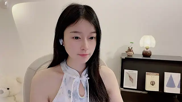 Snapshot of Onechestnut chatting on 12/04/25, 06:23 Onechestnut online show from 12/04/25, 06:23