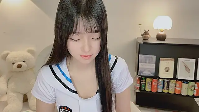Snapshot of Onechestnut chatting on 06/04/26, 05:02 Onechestnut online show from 06/04/26, 05:02