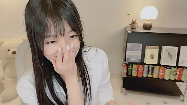 Snapshot of Onechestnut chatting on 06/05/26, 06:52 Onechestnut online show from 06/05/26, 06:52