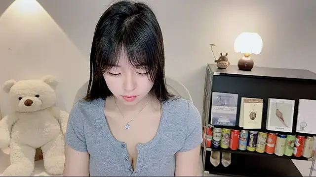 Snapshot of Onechestnut chatting on 06/11/26, 03:59 Onechestnut online show from 06/11/26, 03:59