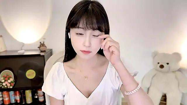 Onechestnut online show from 07/22/26, 12:08