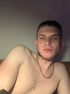 Snapshot of macho1347 chatting on 10/10/25, 08:41 macho1347 online show from 10/10/25, 08:41