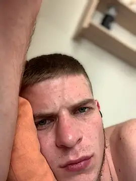 Snapshot of macho1347 chatting on 10/13/25, 11:21 macho1347 online show from 10/13/25, 11:21