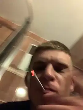 Snapshot of macho1347 chatting on 10/14/25, 07:58 macho1347 online show from 10/14/25, 07:58