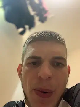 Snapshot of macho1347 chatting on 10/24/25, 07:54 macho1347 online show from 10/24/25, 07:54