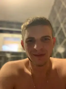 Snapshot of macho1347 chatting on 11/03/25, 12:17 macho1347 online show from 11/03/25, 12:17