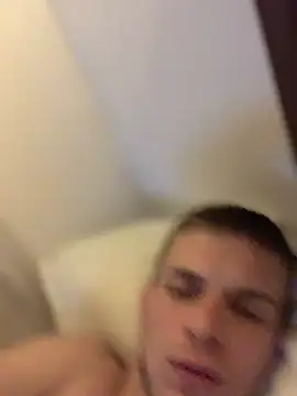 Snapshot of macho1347 chatting on 11/04/25, 04:22 macho1347 online show from 11/04/25, 04:22