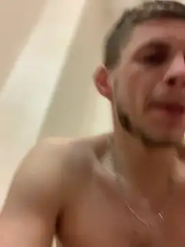 Snapshot of macho1347 chatting on 11/08/25, 01:17 macho1347 online show from 11/08/25, 01:17