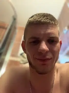 Snapshot of macho1347 chatting on 11/12/25, 01:11 macho1347 online show from 11/12/25, 01:11