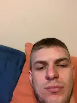 Snapshot of macho1347 chatting on 11/19/25, 01:44 macho1347 online show from 11/19/25, 01:44