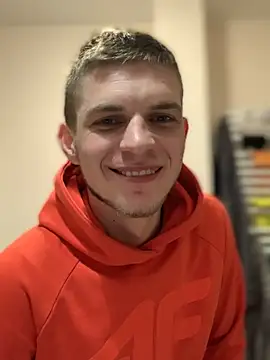 Snapshot of macho1347 chatting on 11/24/25, 12:49 macho1347 online show from 11/24/25, 12:49