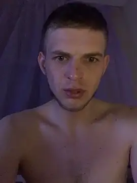 Snapshot of macho1347 chatting on 11/26/25, 10:33 macho1347 online show from 11/26/25, 10:33