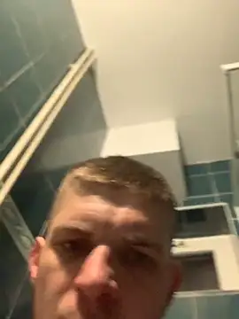 Snapshot of macho1347 chatting on 12/15/25, 04:50 macho1347 online show from 12/15/25, 04:50