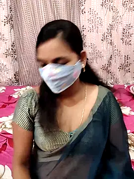 Snapshot of Lalitha-1995 chatting on 09/20/25, 05:19 Lalitha-1995 online show from 09/20/25, 05:19