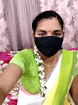 Snapshot of Lalitha-1995 chatting on 10/05/25, 06:34 Lalitha-1995 online show from 10/05/25, 06:34