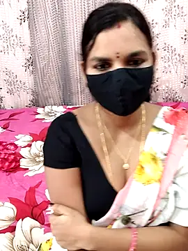 Snapshot of Lalitha-1995 chatting on 10/27/25, 06:39 Lalitha-1995 online show from 10/27/25, 06:39