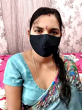 Snapshot of Lalitha-1995 chatting on 10/30/25, 05:42 Lalitha-1995 online show from 10/30/25, 05:42