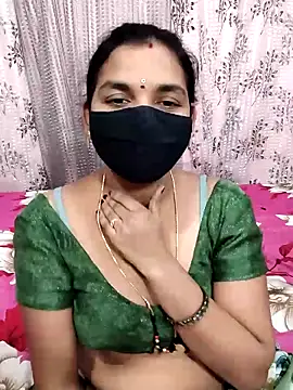 Snapshot of Lalitha-1995 chatting on 11/08/25, 04:51 Lalitha-1995 online show from 11/08/25, 04:51