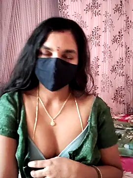 Snapshot of Lalitha-1995 chatting on 12/03/25, 05:26 Lalitha-1995 online show from 12/03/25, 05:26