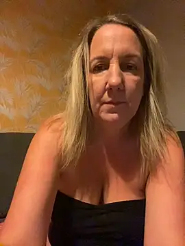 X-Victoria-X online show from 09/14/25, 12:43