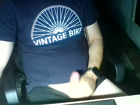 Snapshot of zee06 chatting on 10/11/25, 06:17 zee06 online show from 10/11/25, 06:17