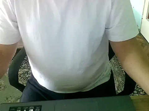 Snapshot of zee06 chatting on 10/24/25, 12:34 zee06 online show from 10/24/25, 12:34