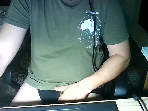 Snapshot of zee06 chatting on 11/04/25, 08:30 zee06 online show from 11/04/25, 08:30