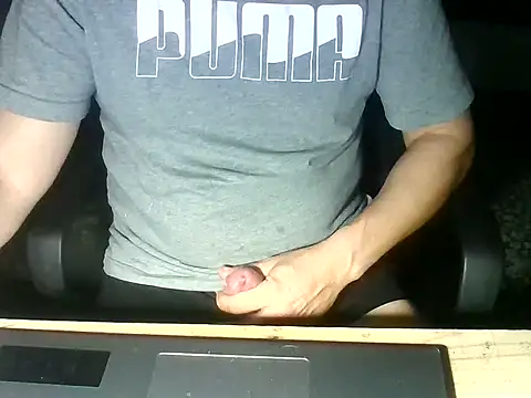 Snapshot of zee06 chatting on 11/18/25, 09:08 zee06 online show from 11/18/25, 09:08