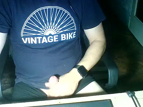 Snapshot of zee06 chatting on 12/16/25, 09:42 zee06 online show from 12/16/25, 09:42