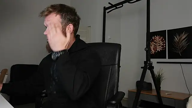 Stewart Barnz online show from 11/10/25, 04:11