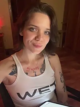 Snapshot of enchanting_chloe chatting on 10/09/25, 07:01 enchanting chloe online show from 10/09/25, 07:01